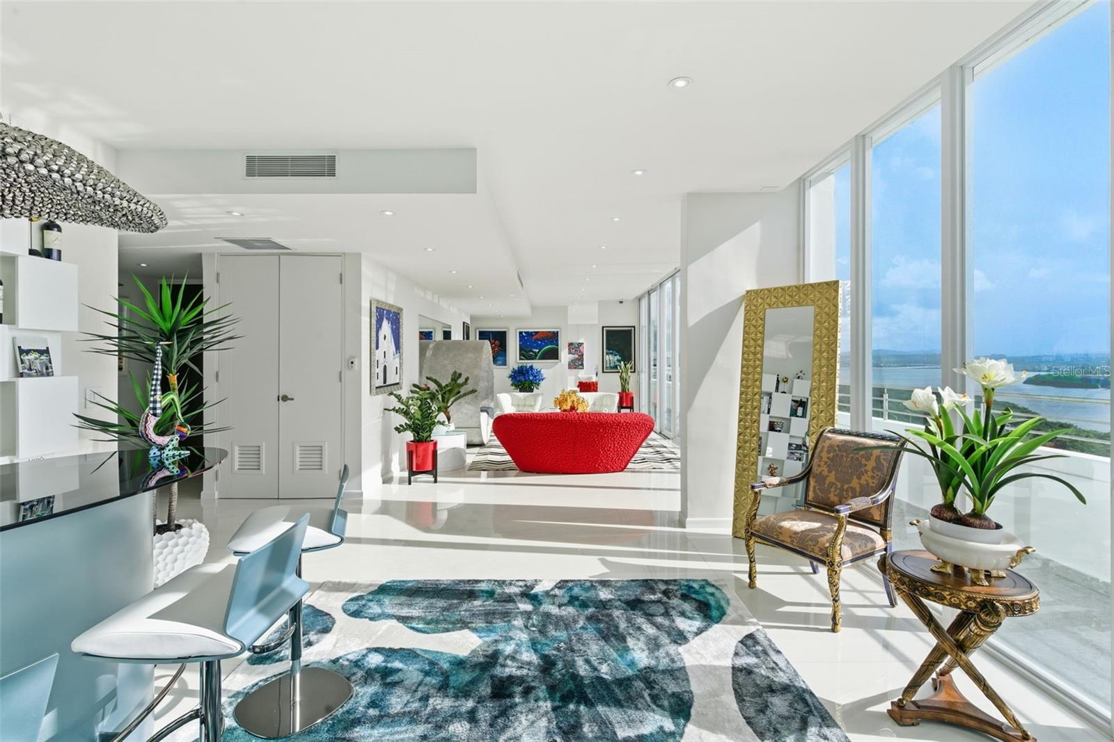 SURFSIDE MANSIONS - Residential