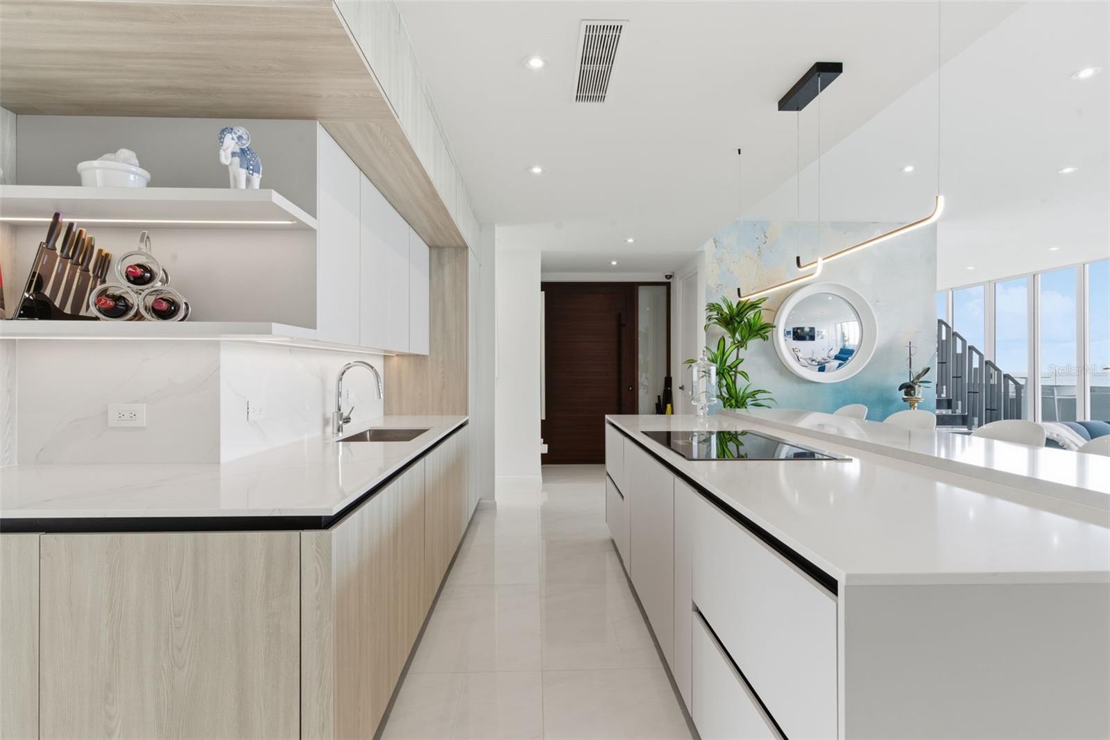 SURFSIDE MANSIONS - Residential