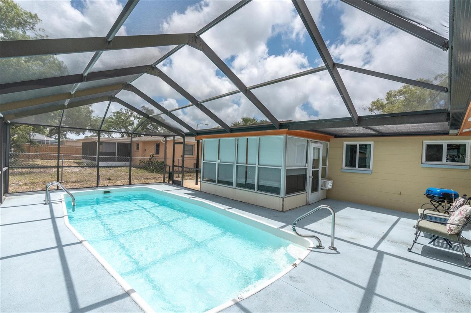 REGENCY PARK - Residential