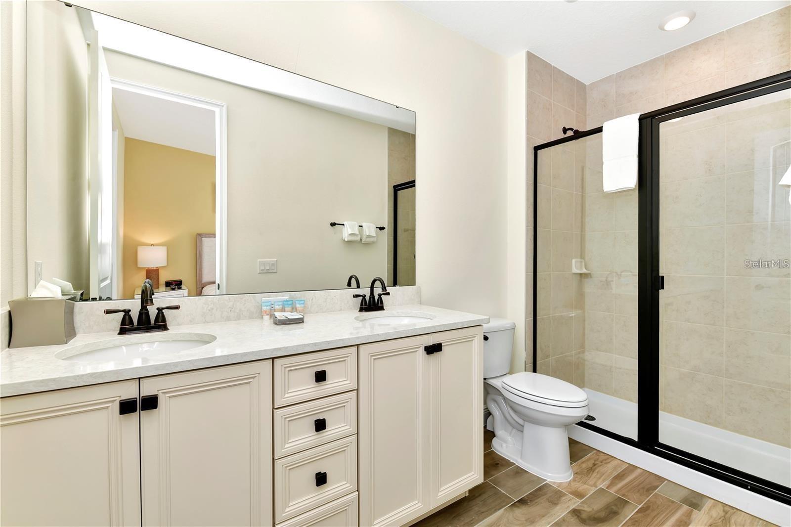 ROLLING OAKS PH 7 - Residential Lease