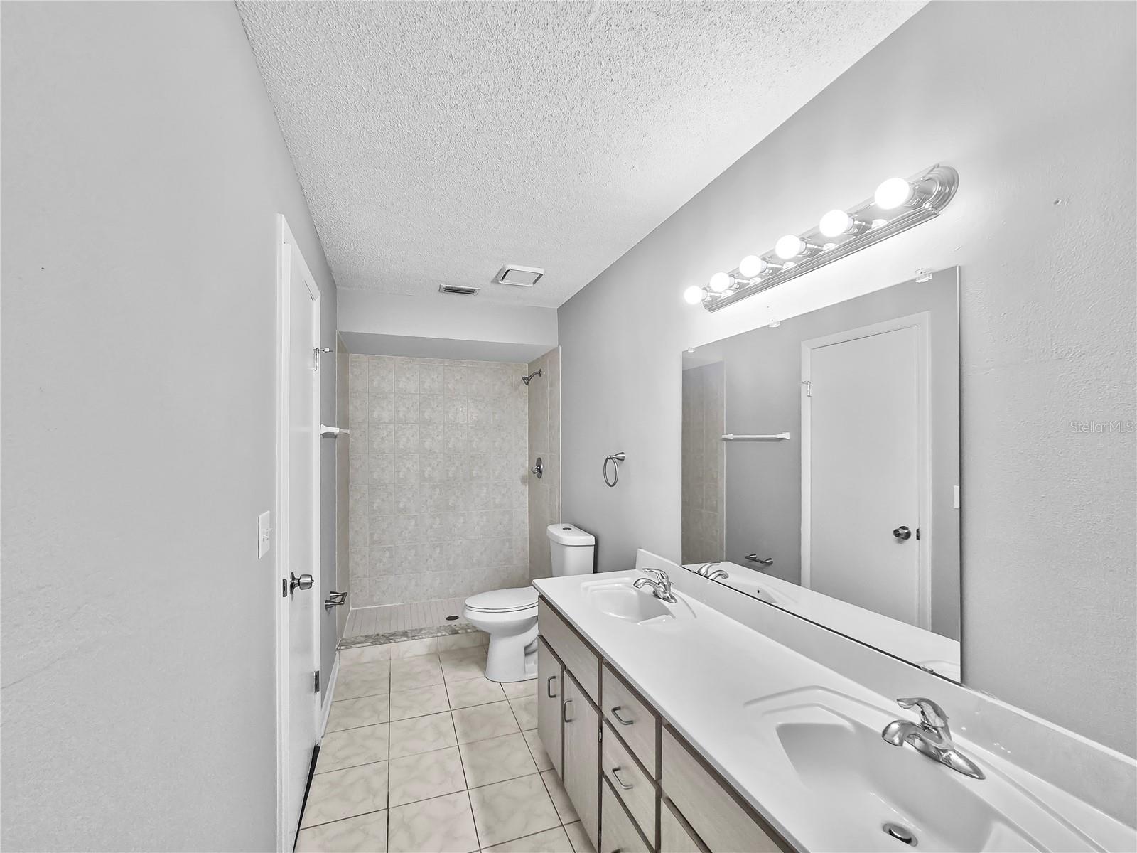 FLORIDA SHORES 01 - Residential Lease