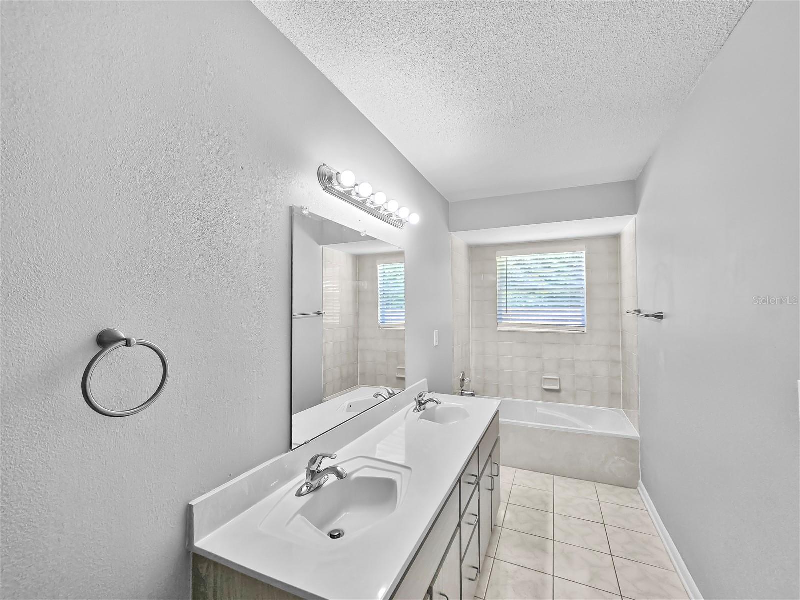 FLORIDA SHORES 01 - Residential Lease