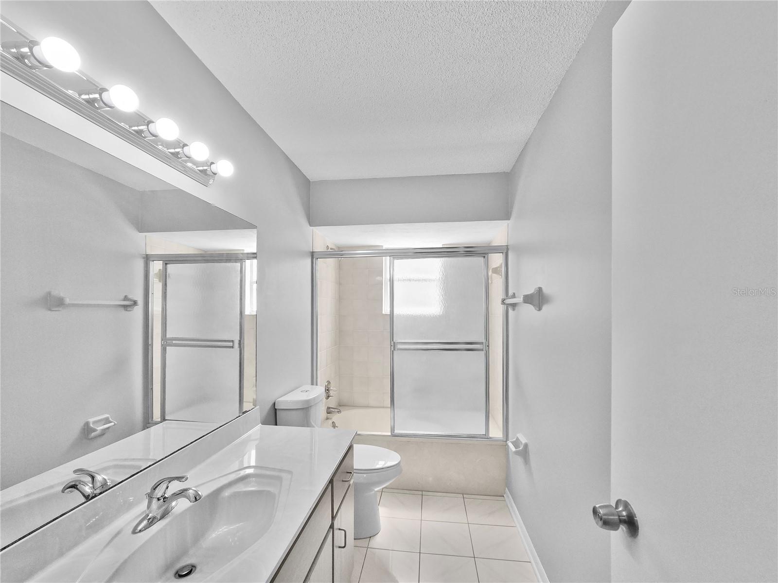 FLORIDA SHORES 01 - Residential Lease