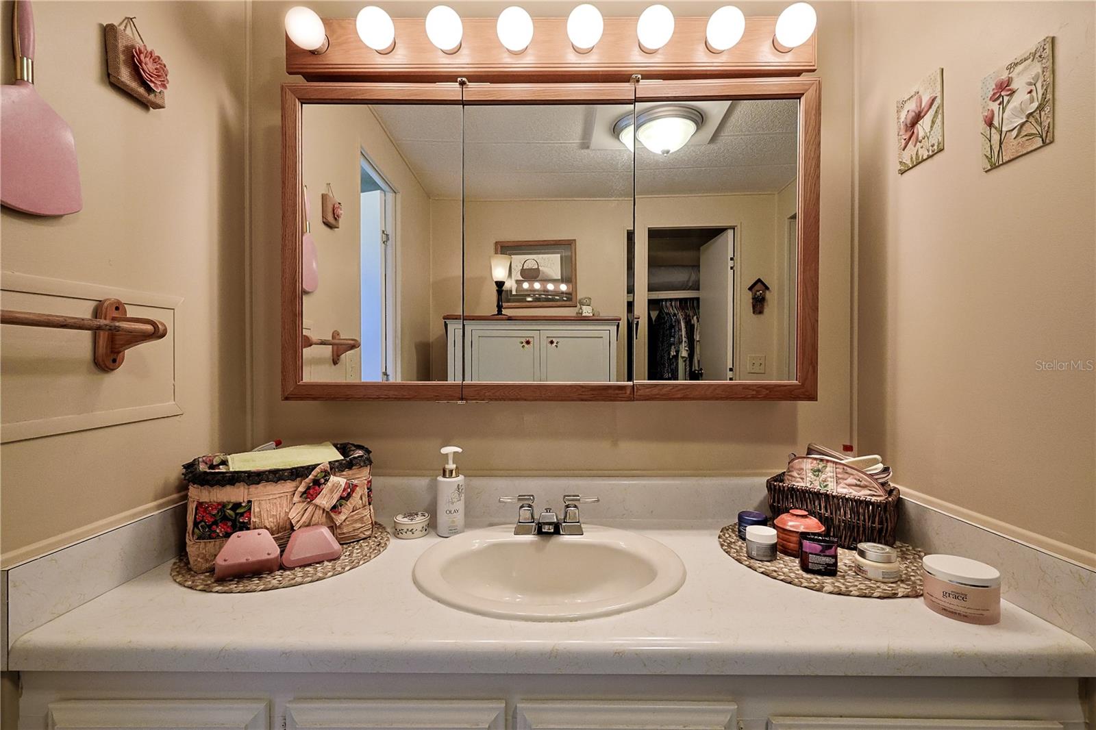 CONTINENTAL COUNTY CLUB - Residential