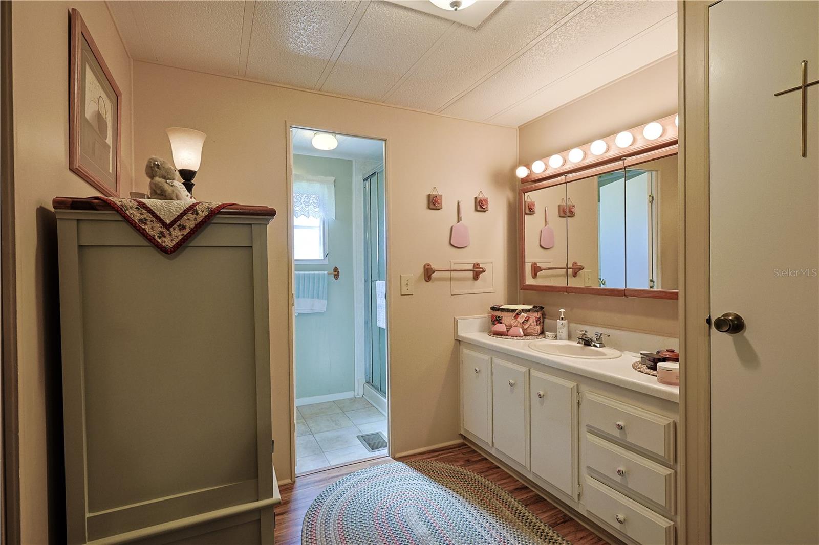 CONTINENTAL COUNTY CLUB - Residential