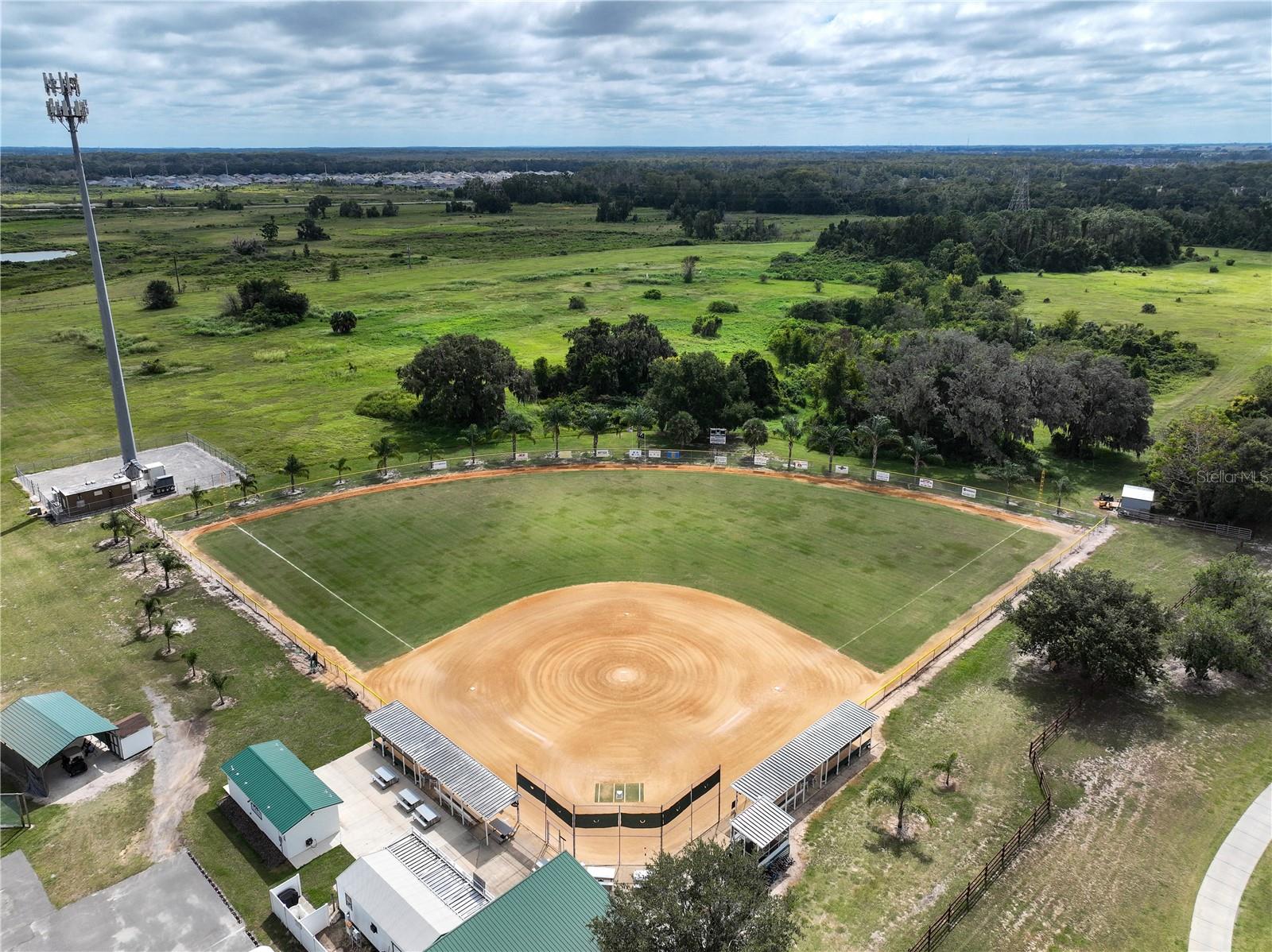 CONTINENTAL COUNTY CLUB - Residential