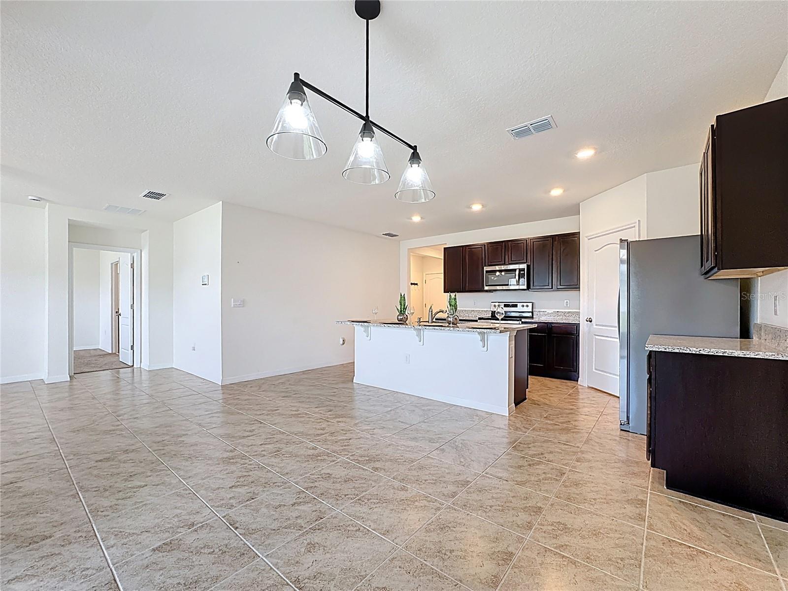 PRAIRIE OAKS - Residential Lease