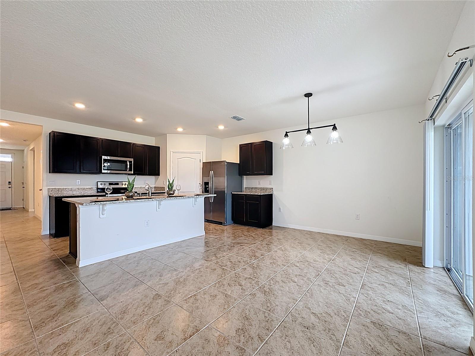 PRAIRIE OAKS - Residential Lease