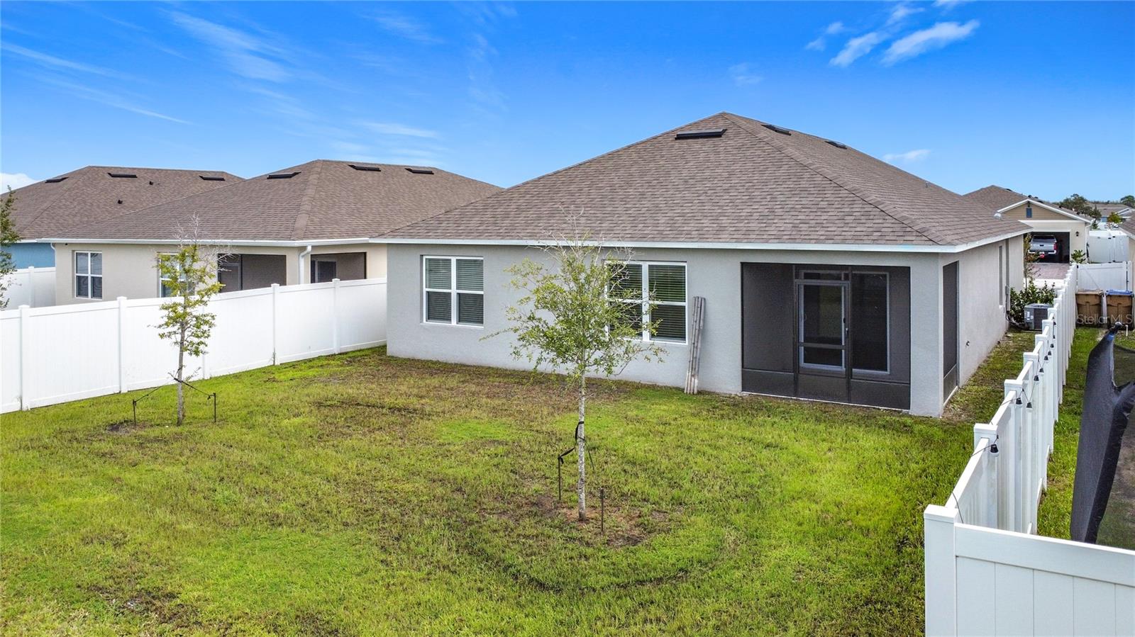 PRAIRIE OAKS - Residential Lease