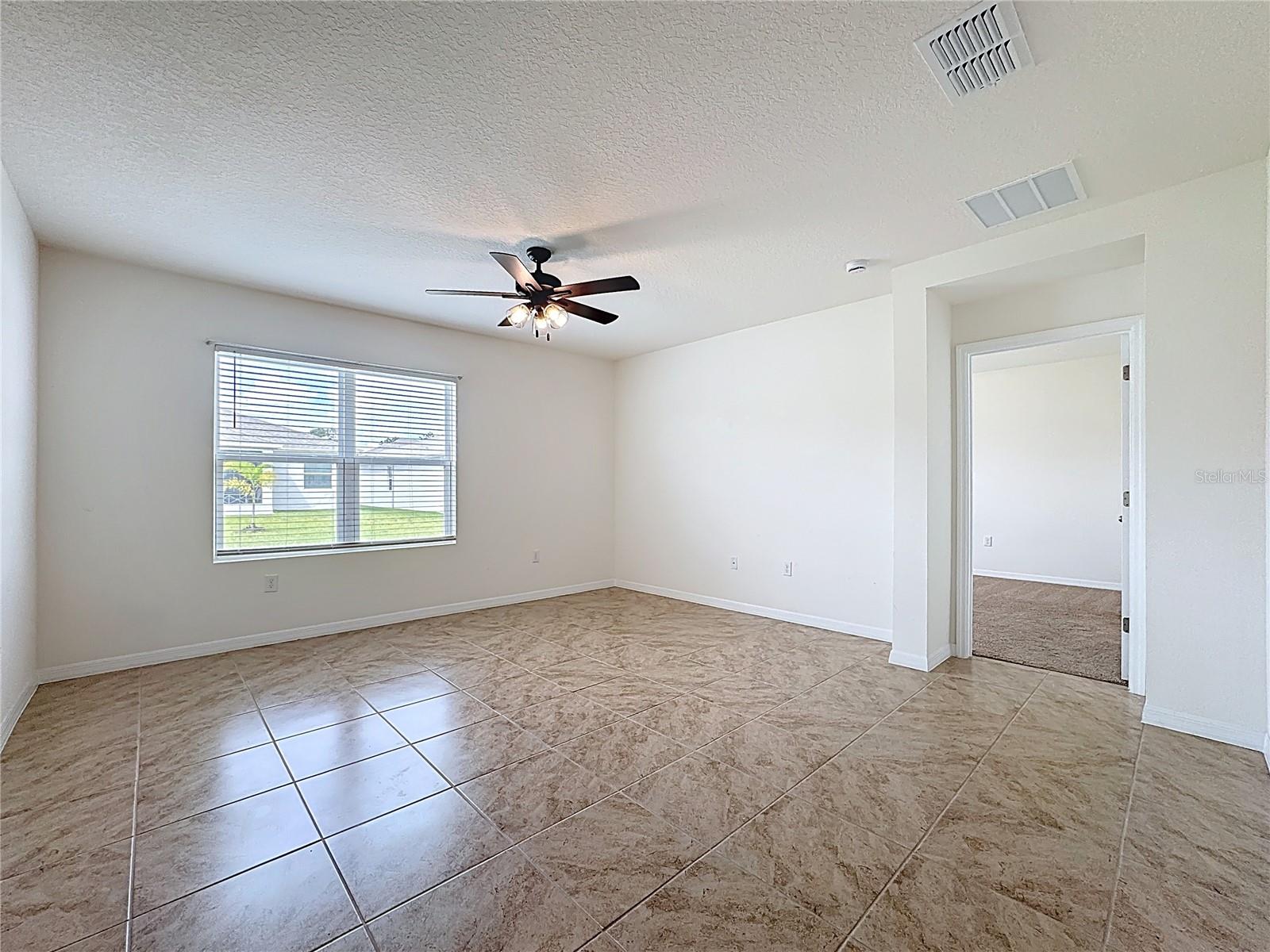 PRAIRIE OAKS - Residential Lease