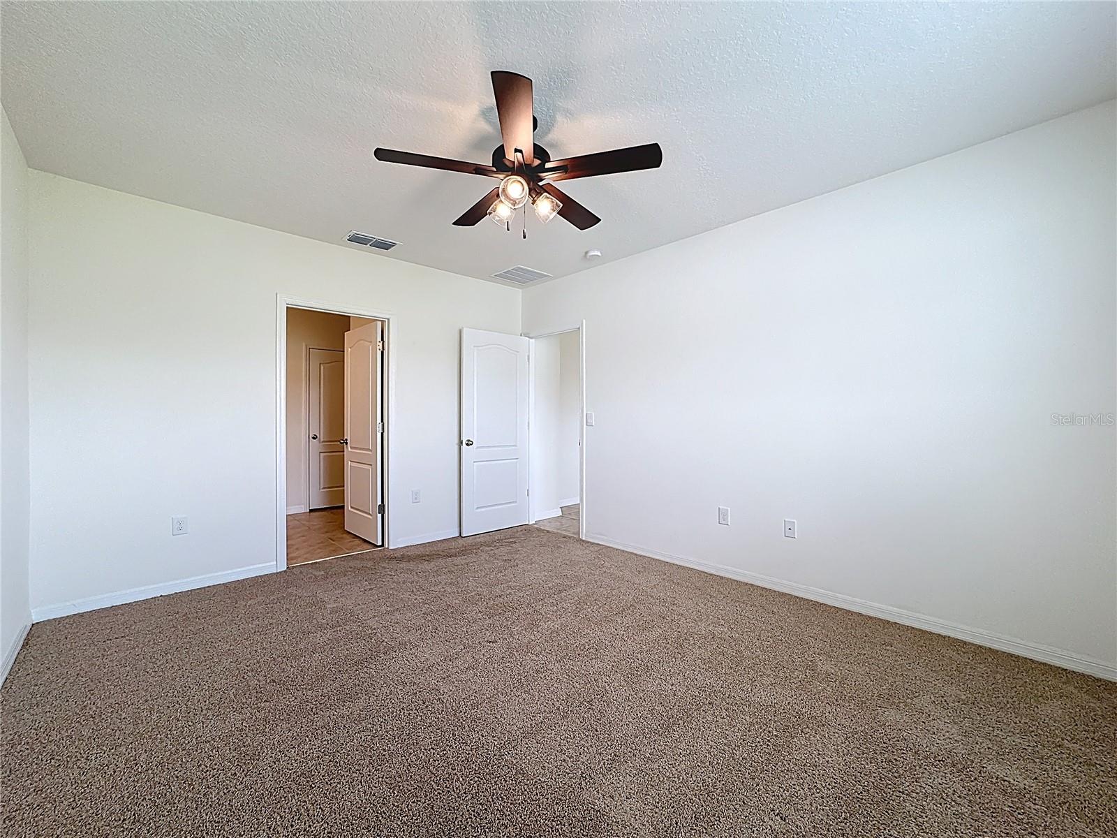 PRAIRIE OAKS - Residential Lease