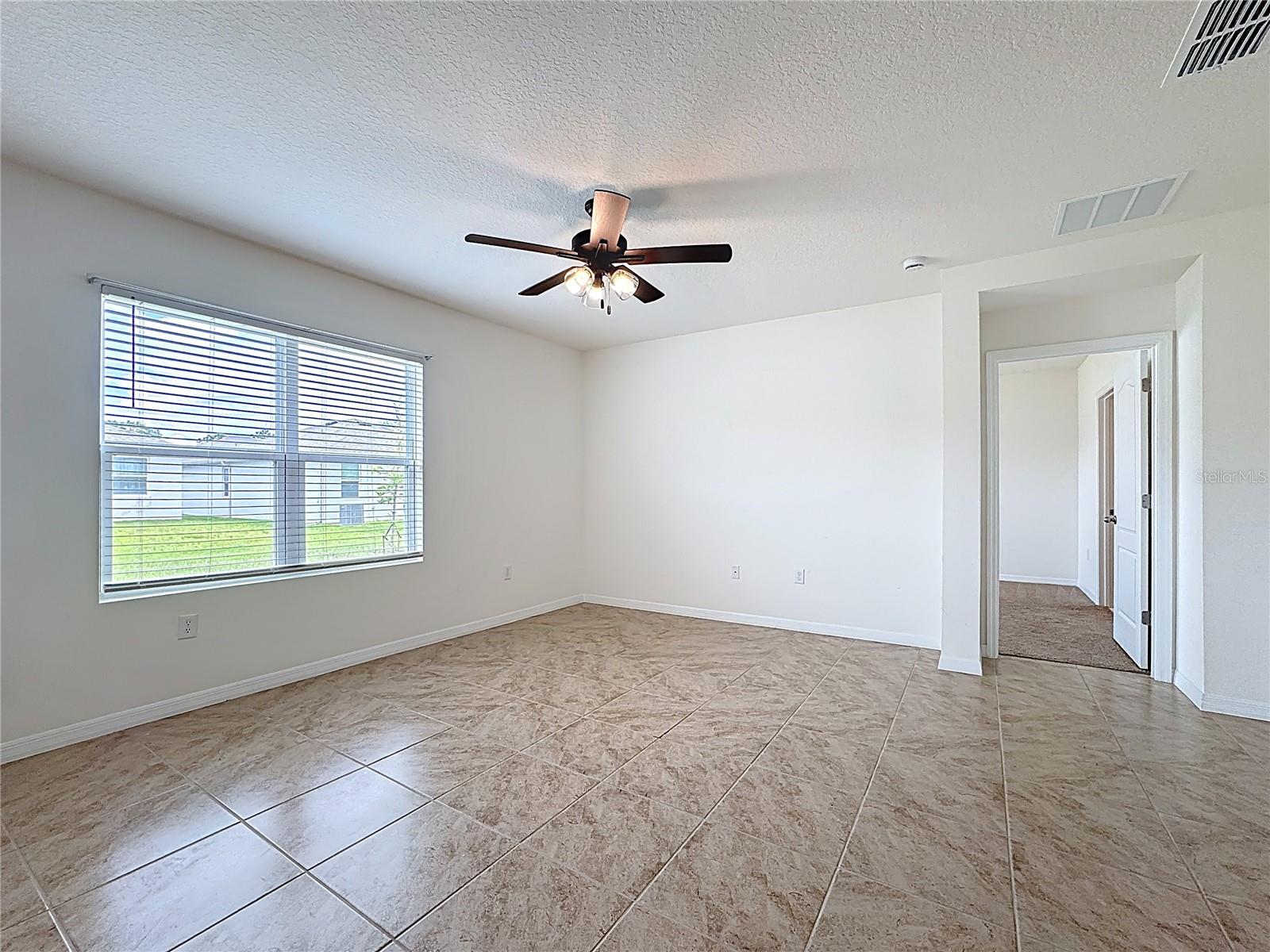 PRAIRIE OAKS - Residential Lease