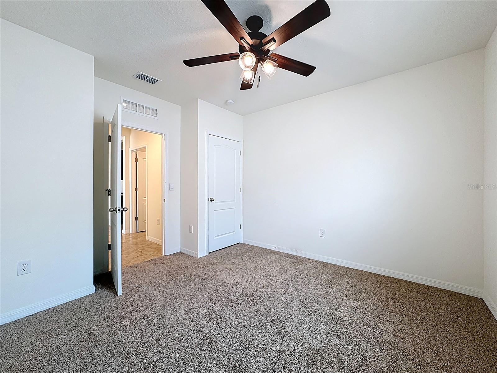 PRAIRIE OAKS - Residential Lease