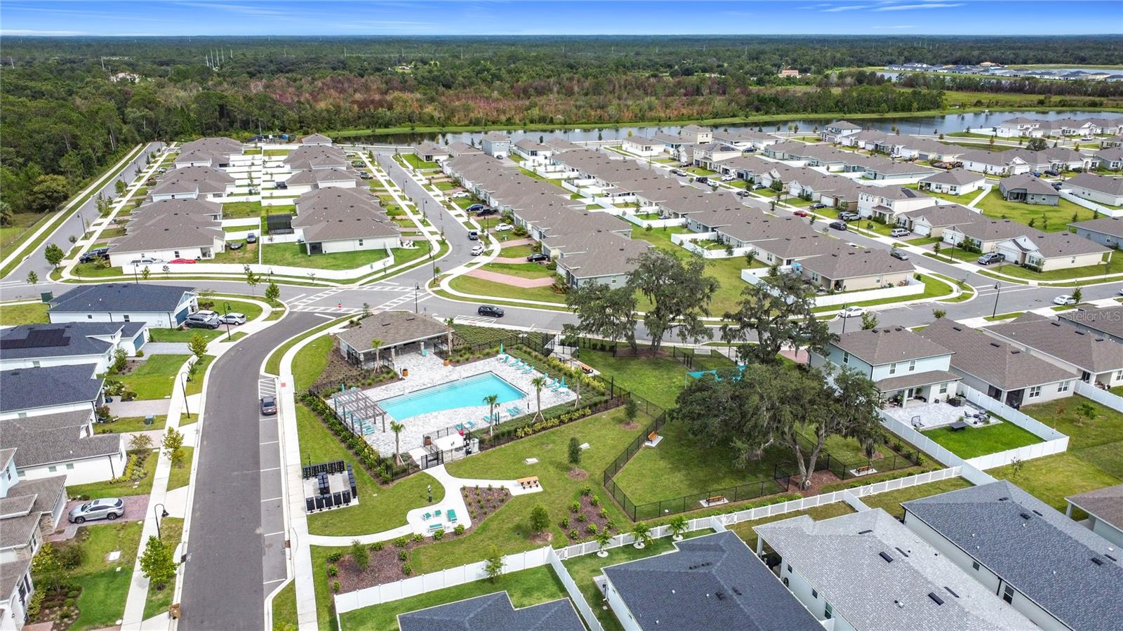 PRAIRIE OAKS - Residential Lease