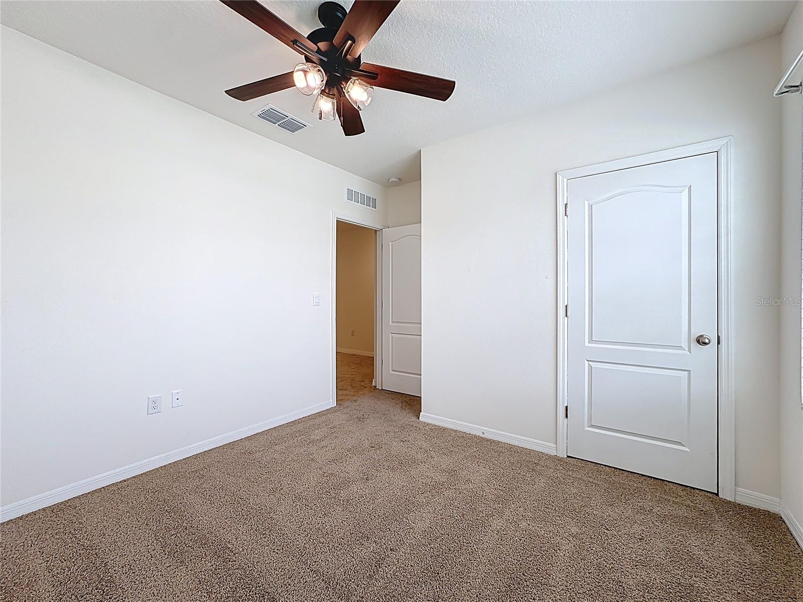 PRAIRIE OAKS - Residential Lease
