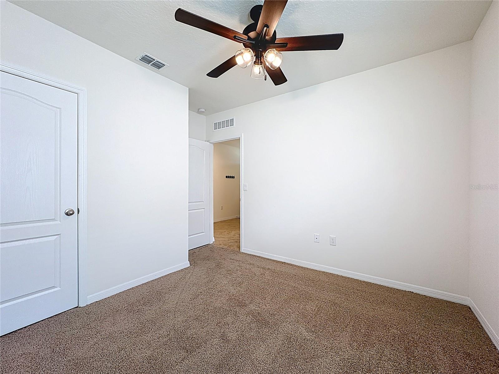 PRAIRIE OAKS - Residential Lease
