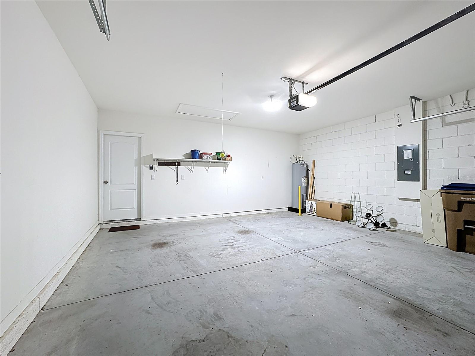 PRAIRIE OAKS - Residential Lease