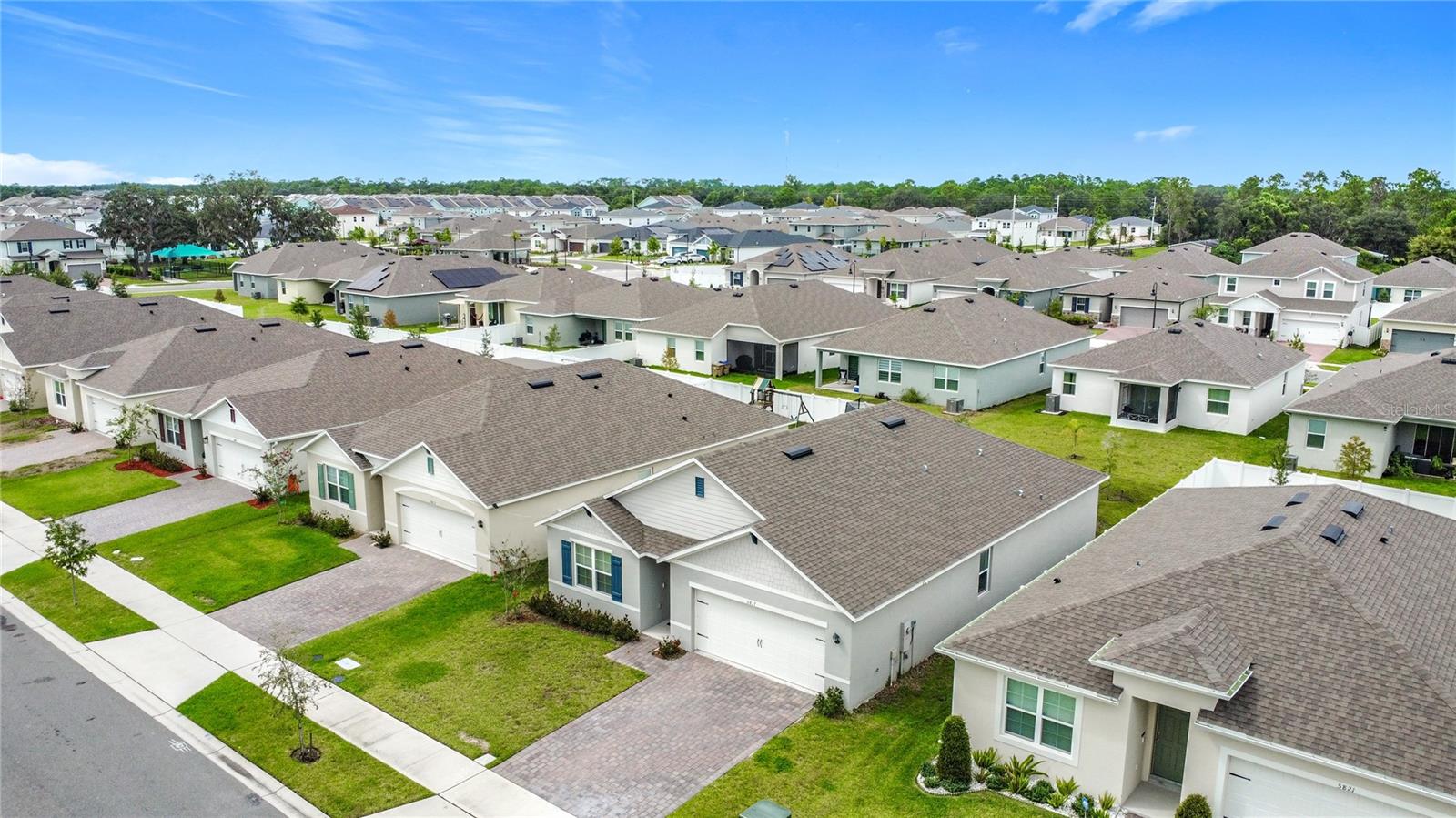 PRAIRIE OAKS - Residential Lease