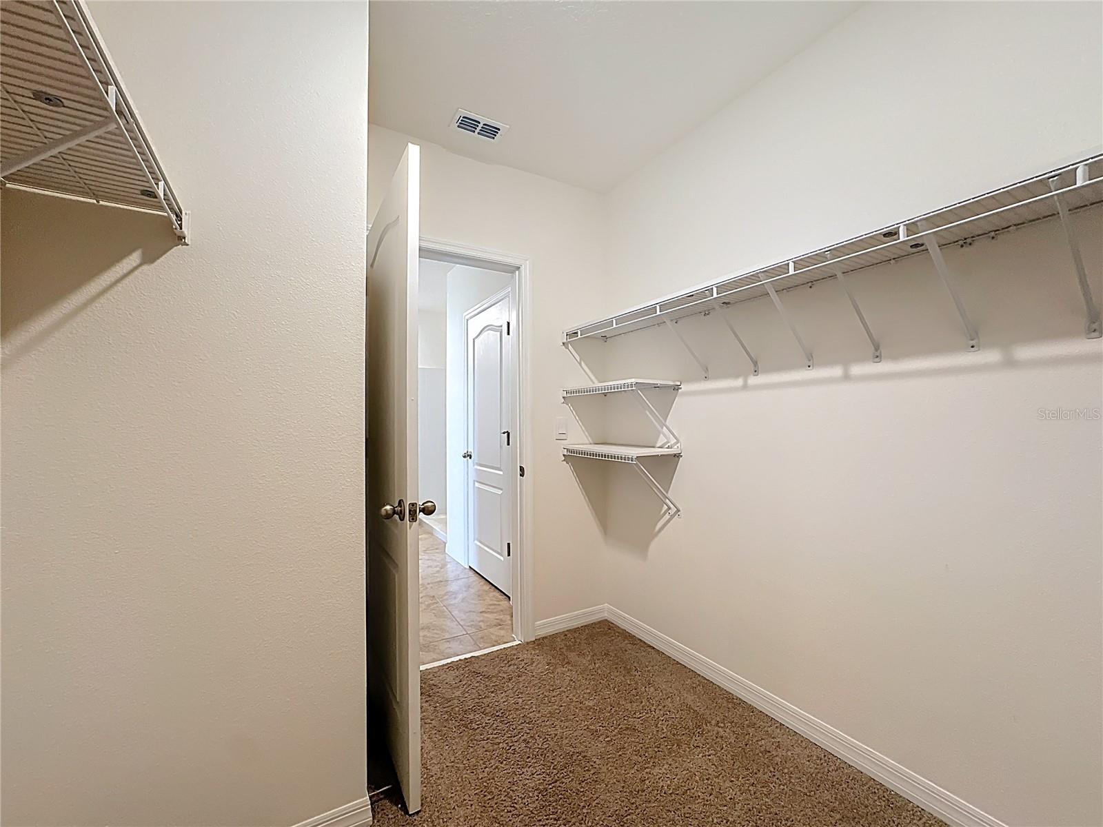 PRAIRIE OAKS - Residential Lease