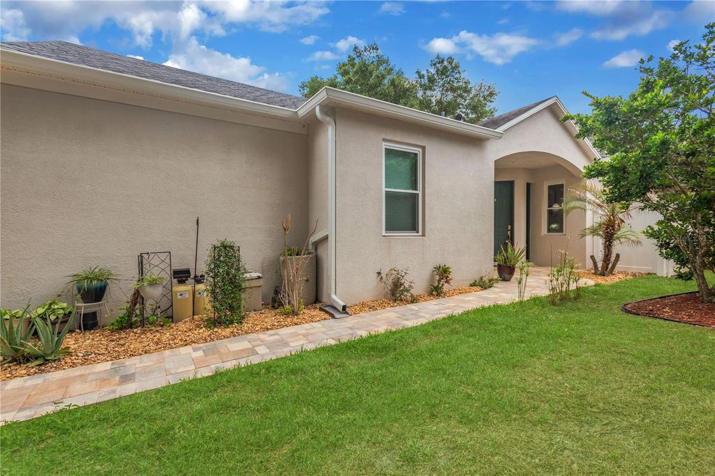 Photo of 6012 Kiteridge Drive, Lithia, FL 33547 (MLS # TB8509992)