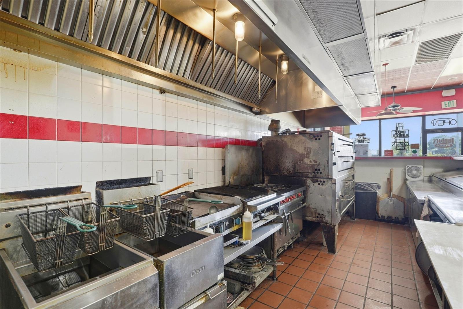 UNIVERSITY CENTER 43/59 - Business Opportunity