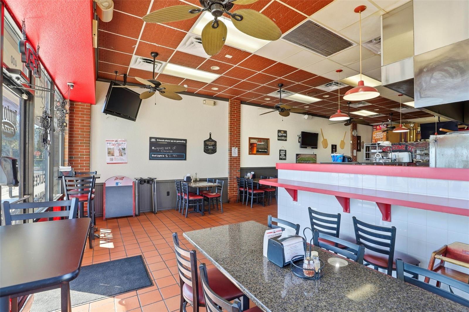 UNIVERSITY CENTER 43/59 - Business Opportunity