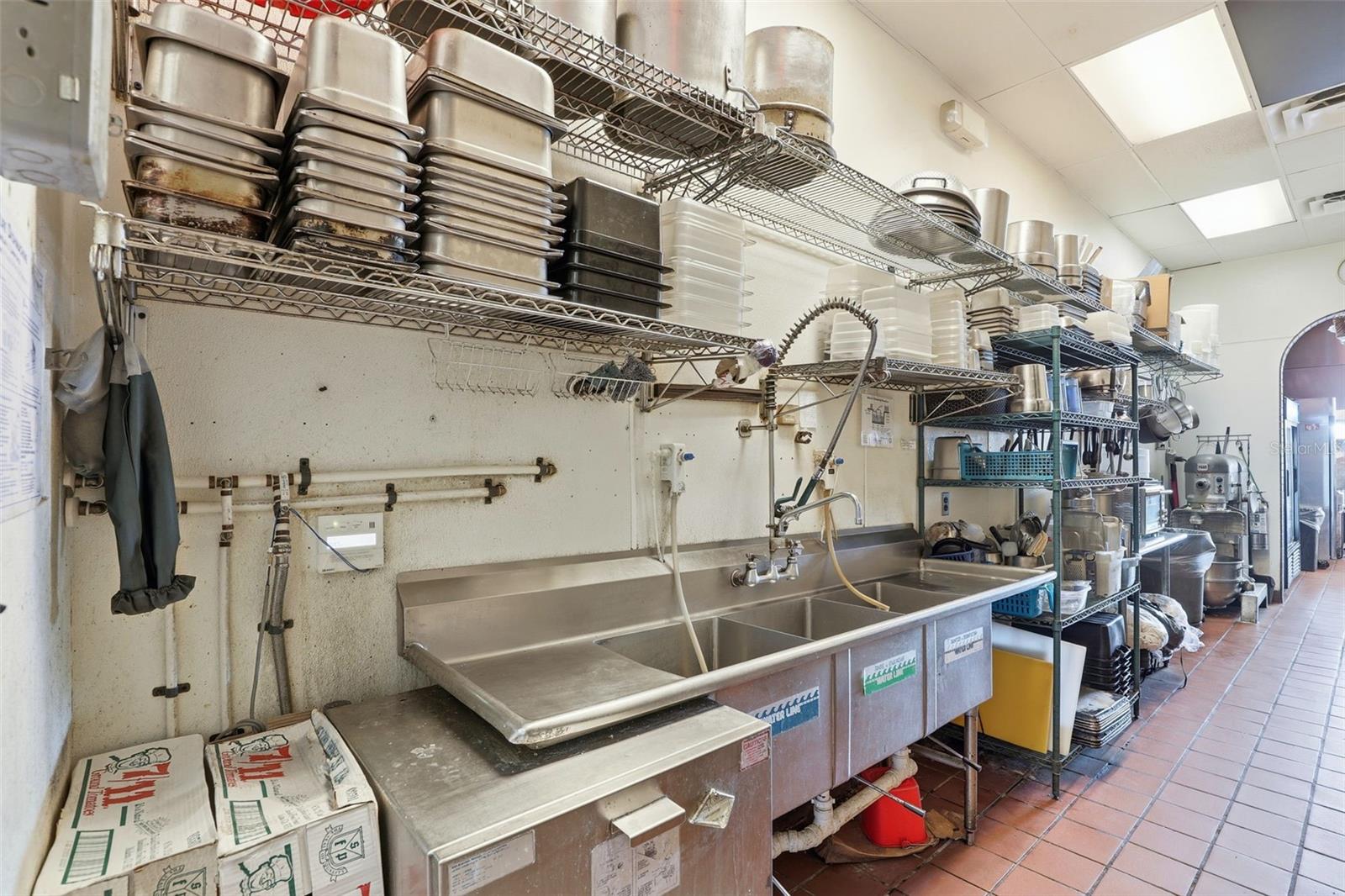 UNIVERSITY CENTER 43/59 - Business Opportunity