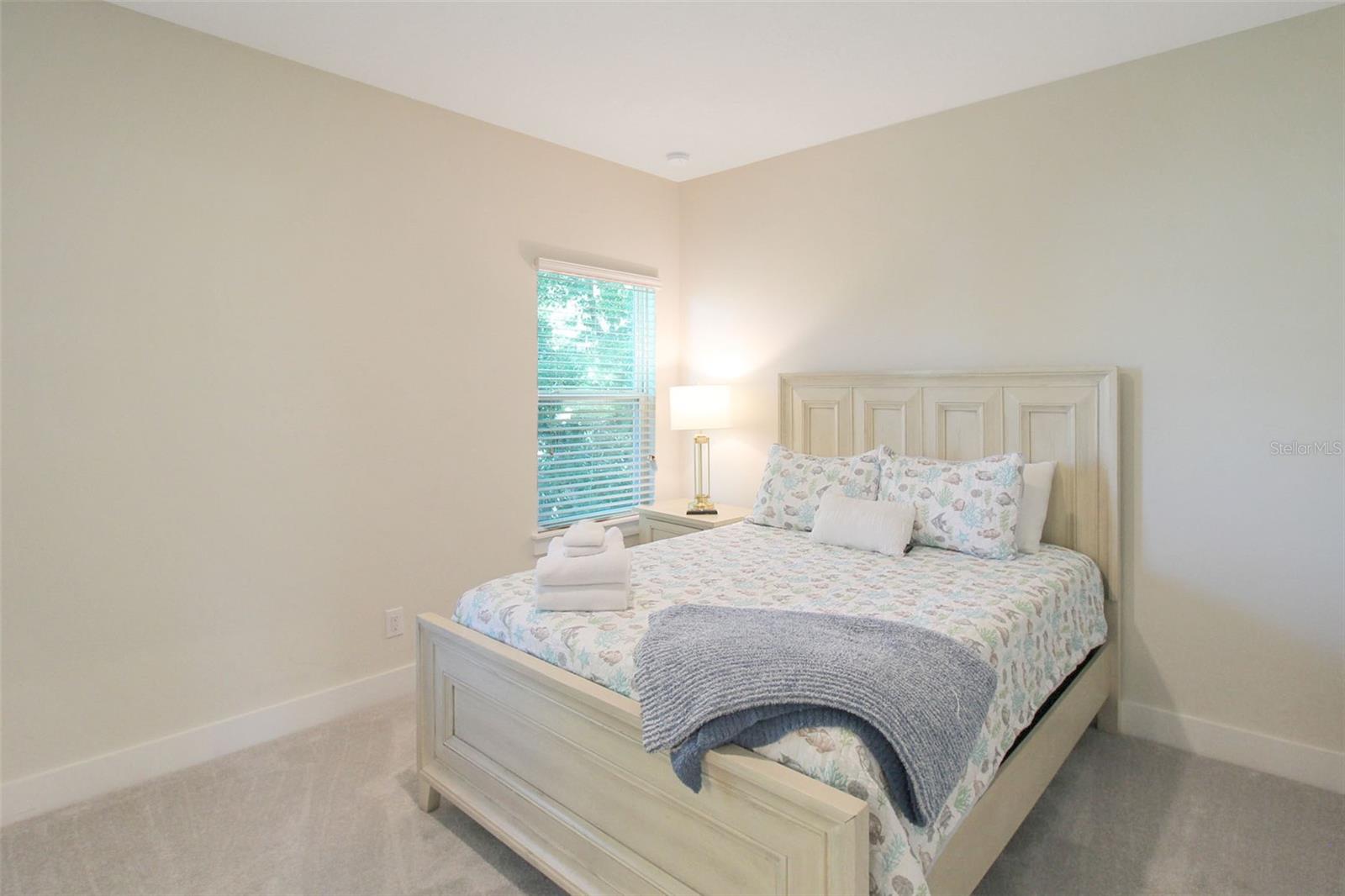 RUSTIC LODGE - Residential Lease