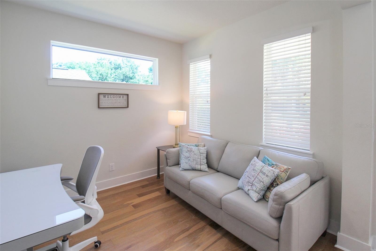 RUSTIC LODGE - Residential Lease