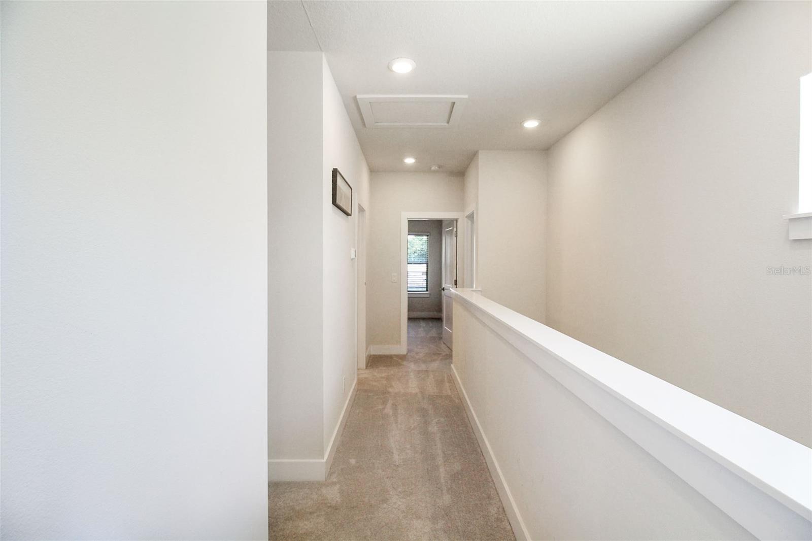 RUSTIC LODGE - Residential Lease