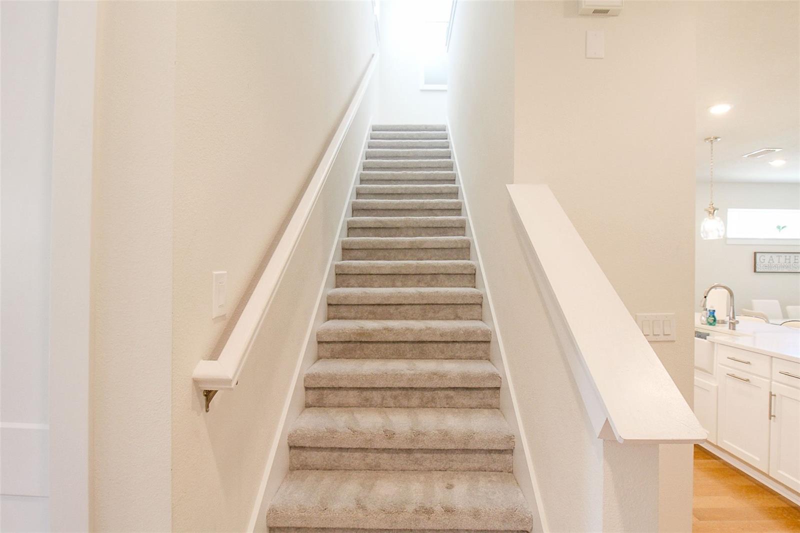 RUSTIC LODGE - Residential Lease