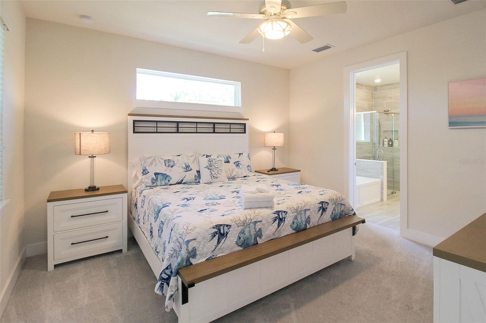 RUSTIC LODGE - Residential Lease