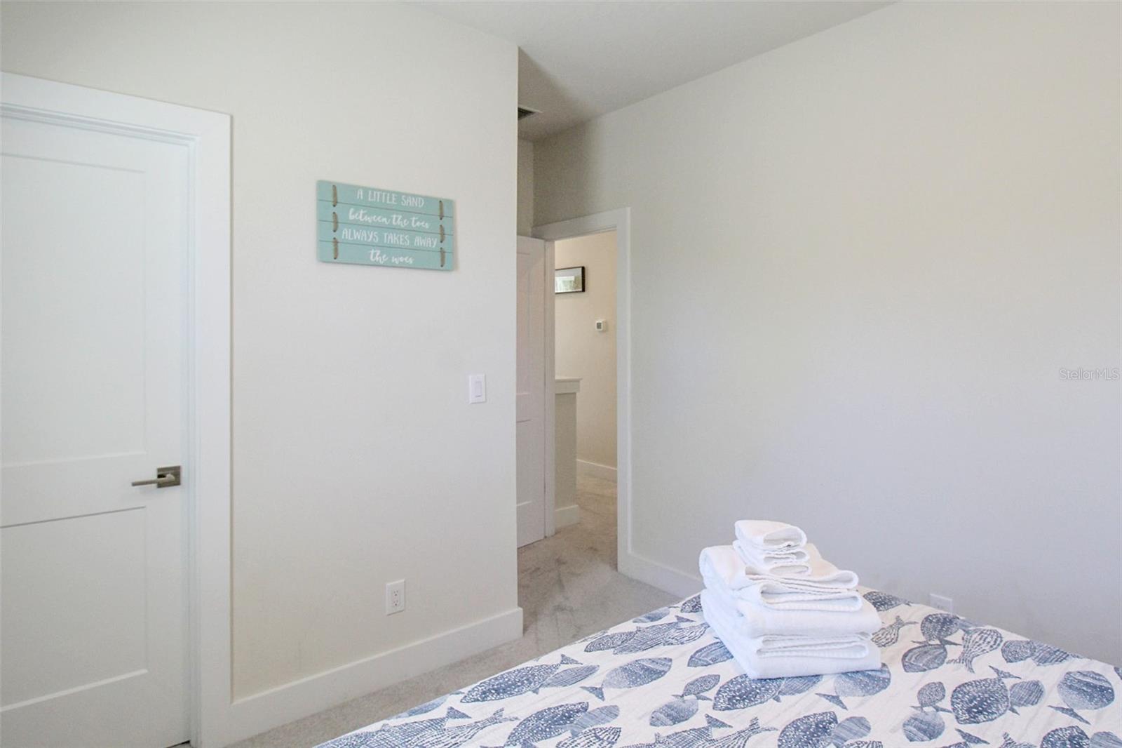 RUSTIC LODGE - Residential Lease