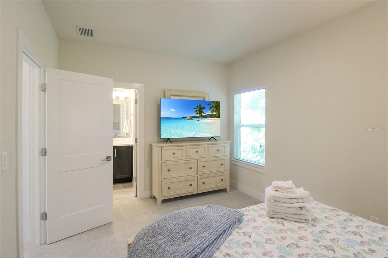 RUSTIC LODGE - Residential Lease