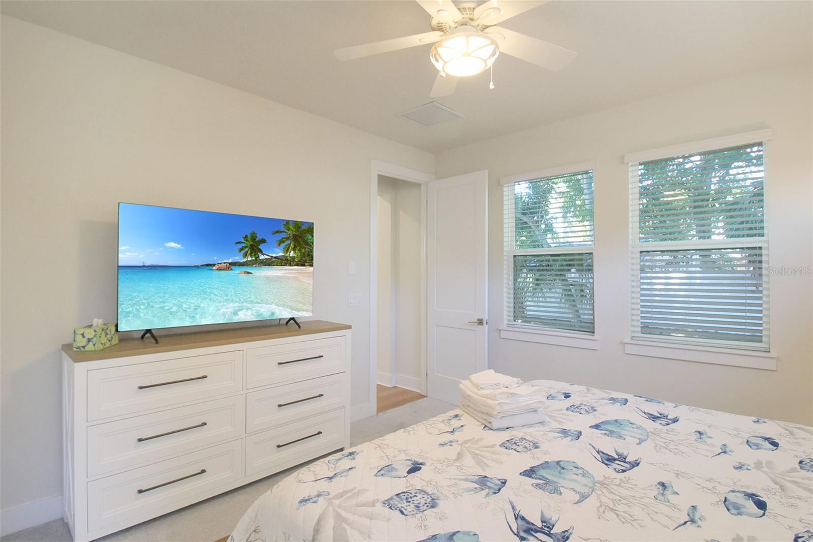 RUSTIC LODGE - Residential Lease