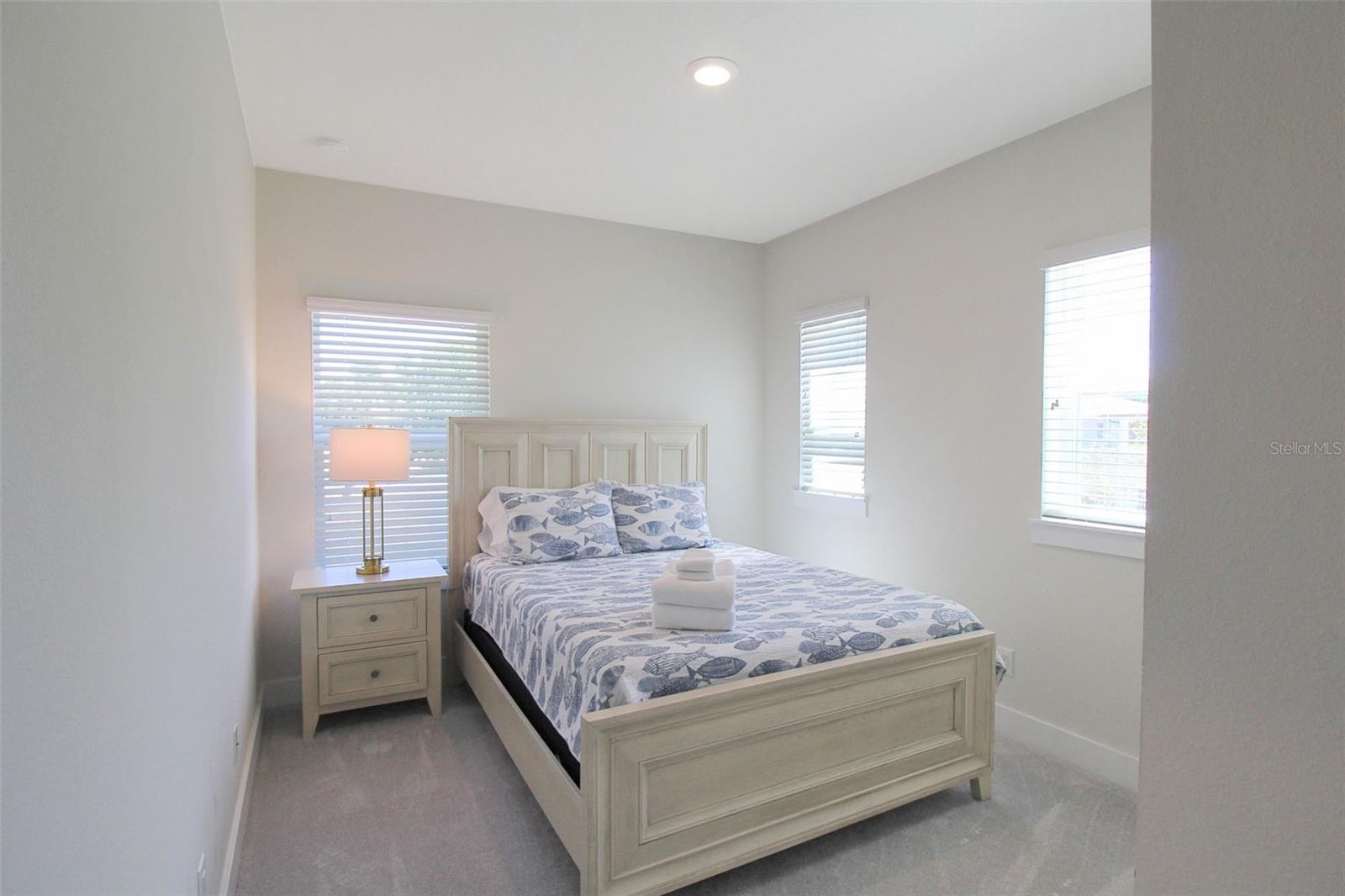 RUSTIC LODGE - Residential Lease