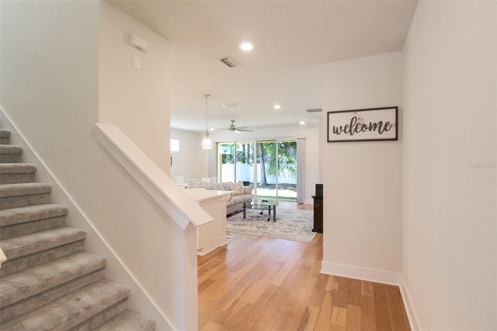 RUSTIC LODGE - Residential Lease