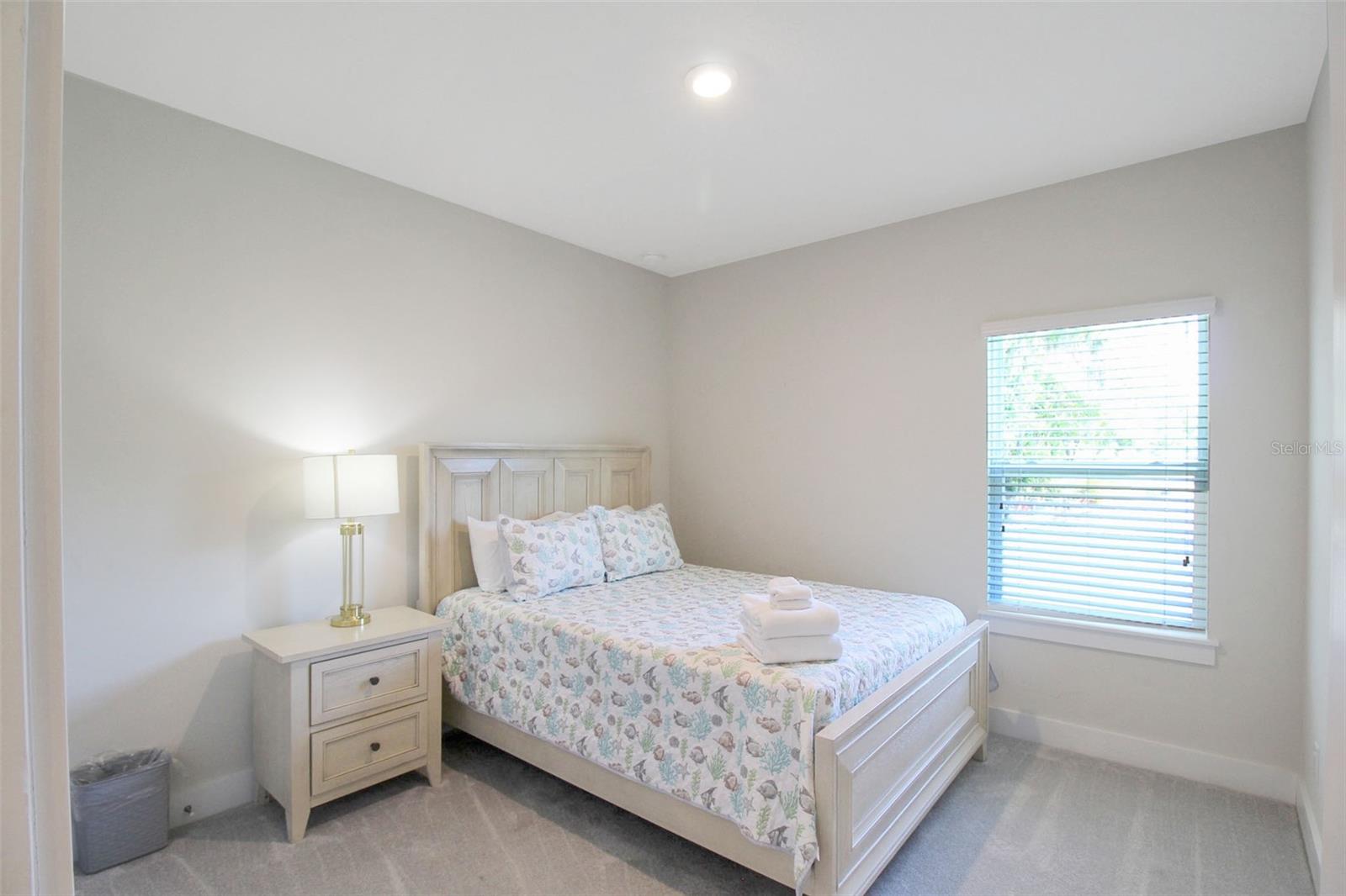 RUSTIC LODGE - Residential Lease