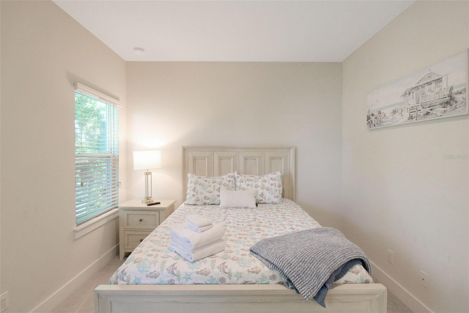 RUSTIC LODGE - Residential Lease