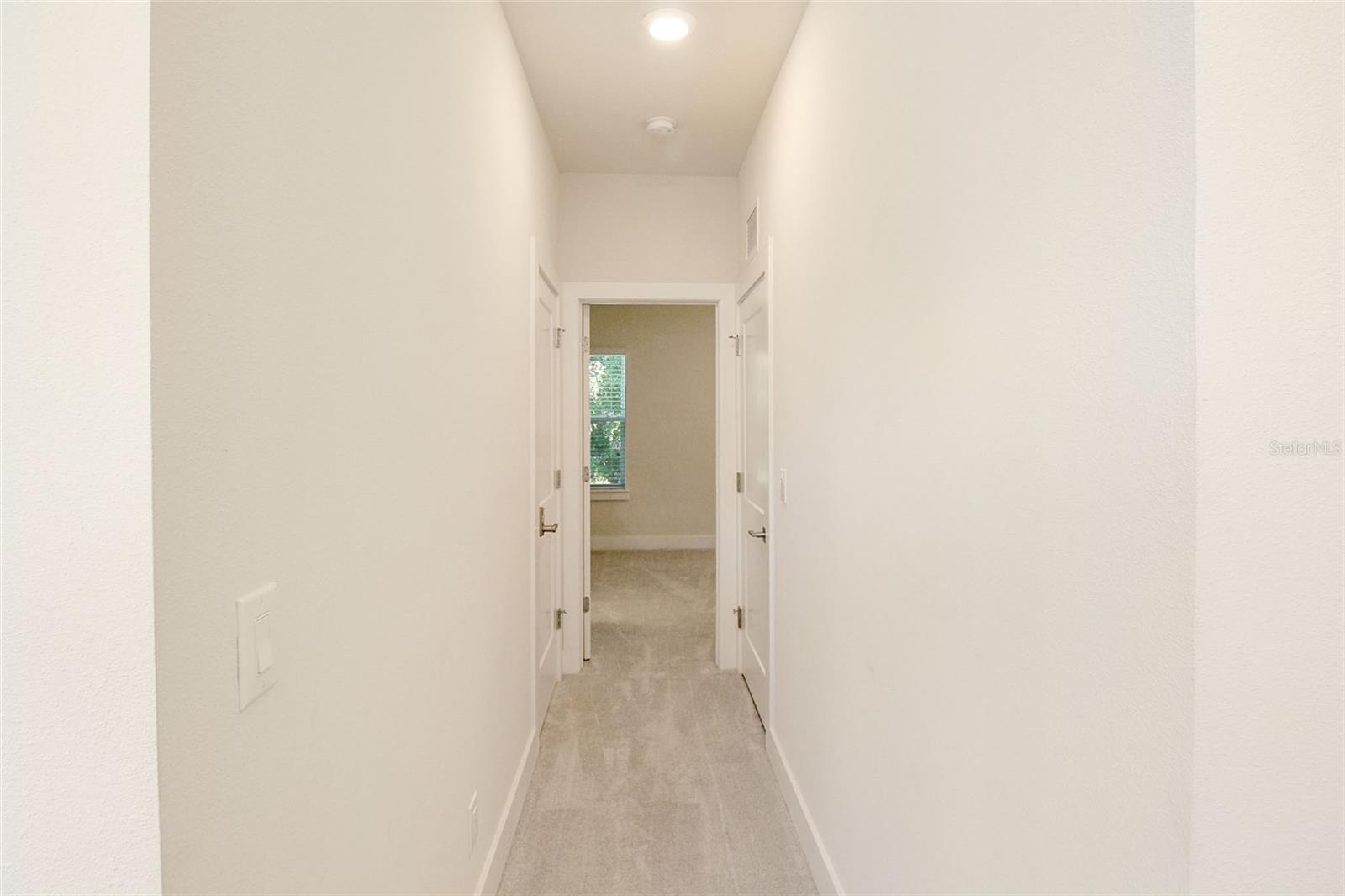 RUSTIC LODGE - Residential Lease