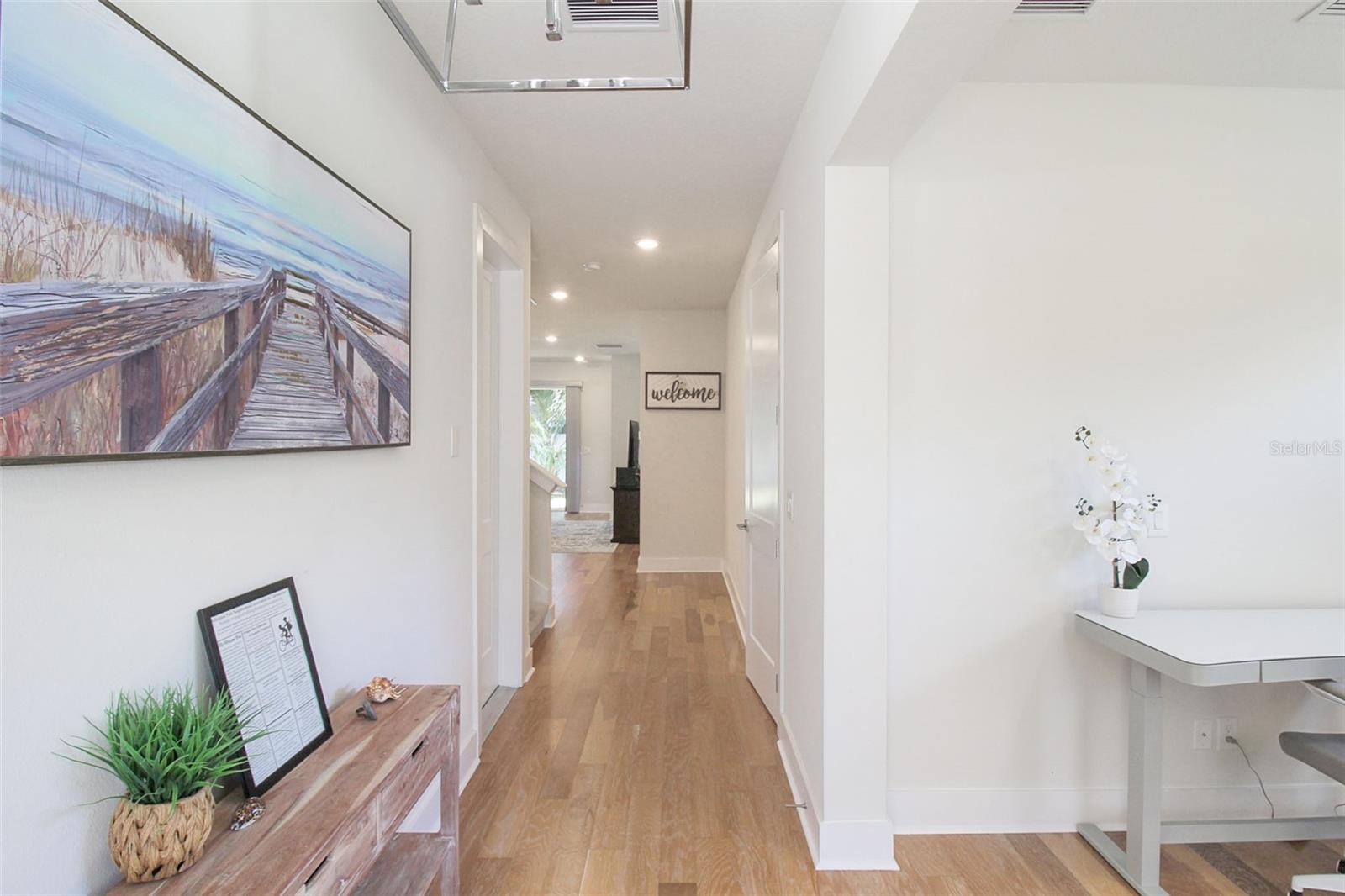 RUSTIC LODGE - Residential Lease