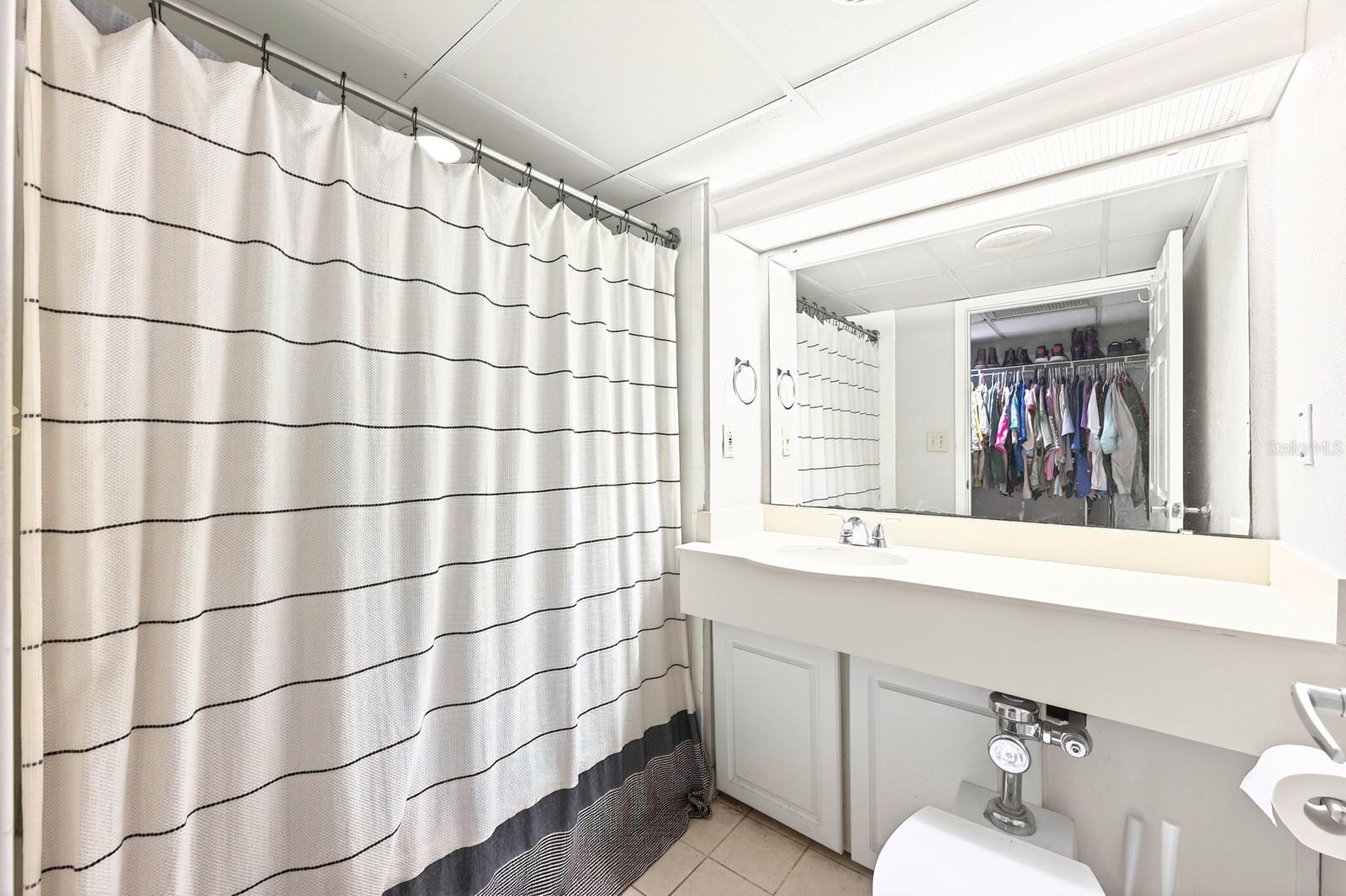 METROPOLITAN/LK EOLA - Residential