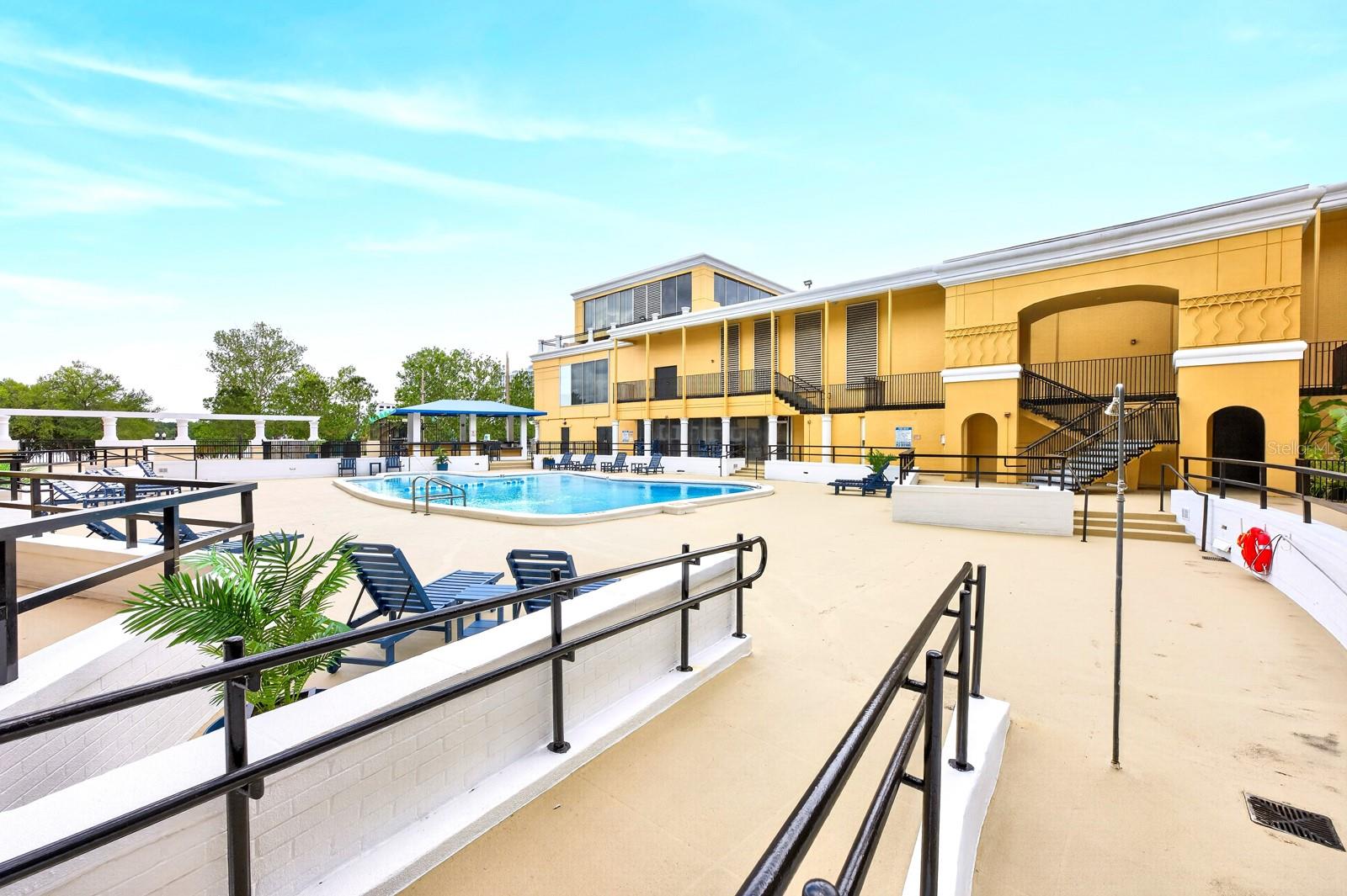 METROPOLITAN/LK EOLA - Residential