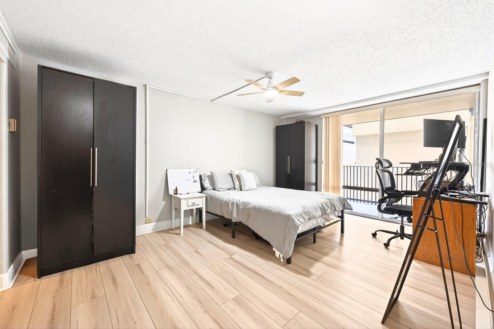 METROPOLITAN/LK EOLA - Residential