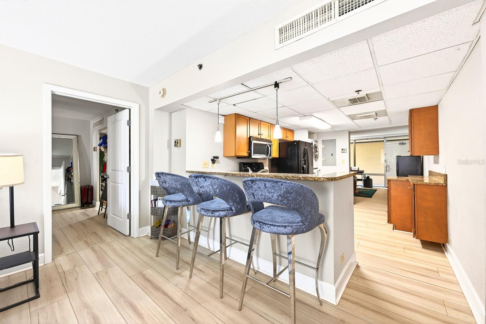 METROPOLITAN/LK EOLA - Residential