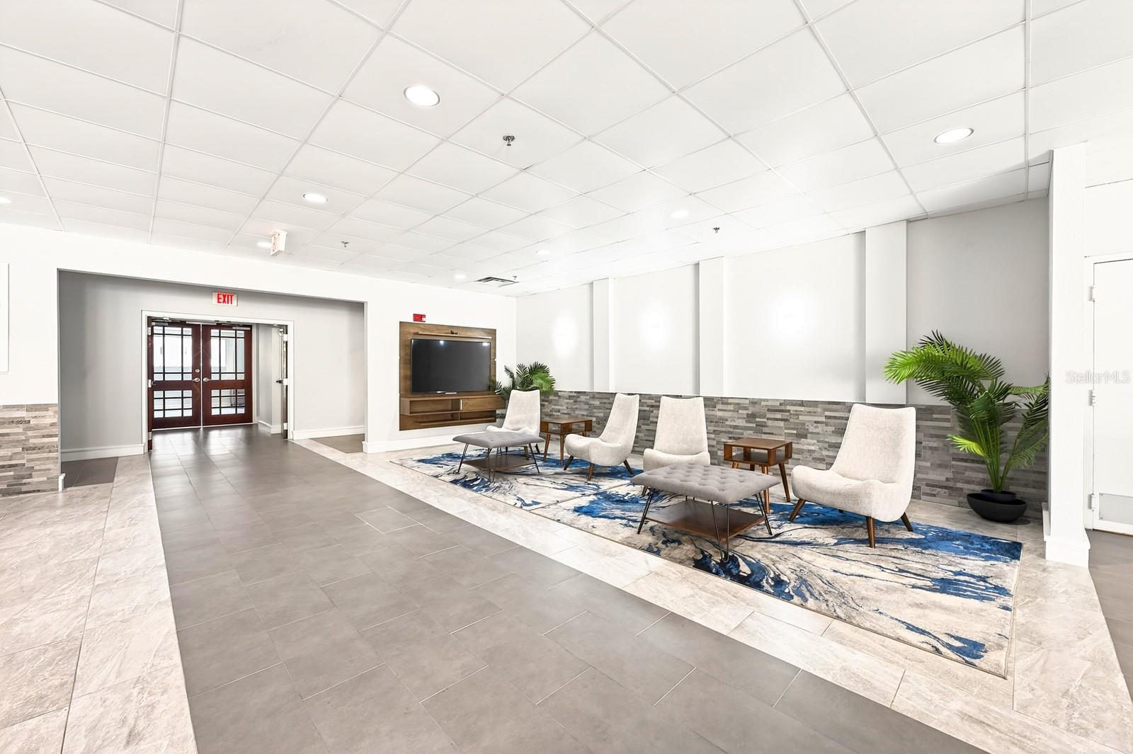 METROPOLITAN/LK EOLA - Residential