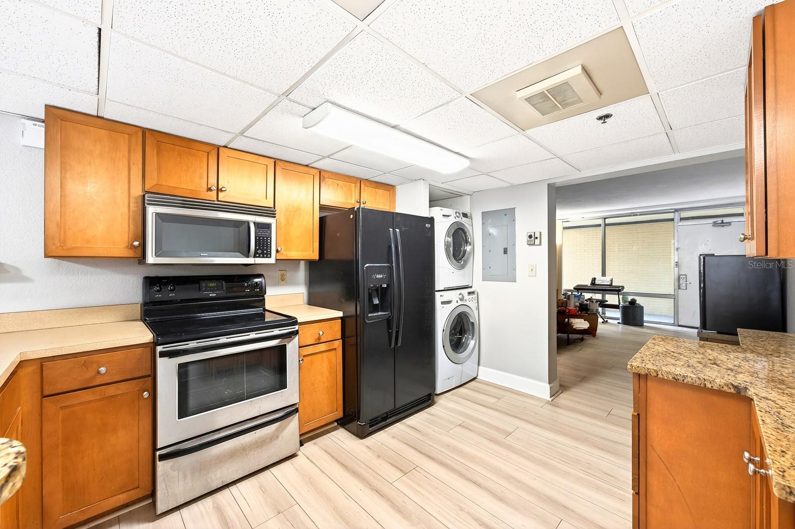 METROPOLITAN/LK EOLA - Residential