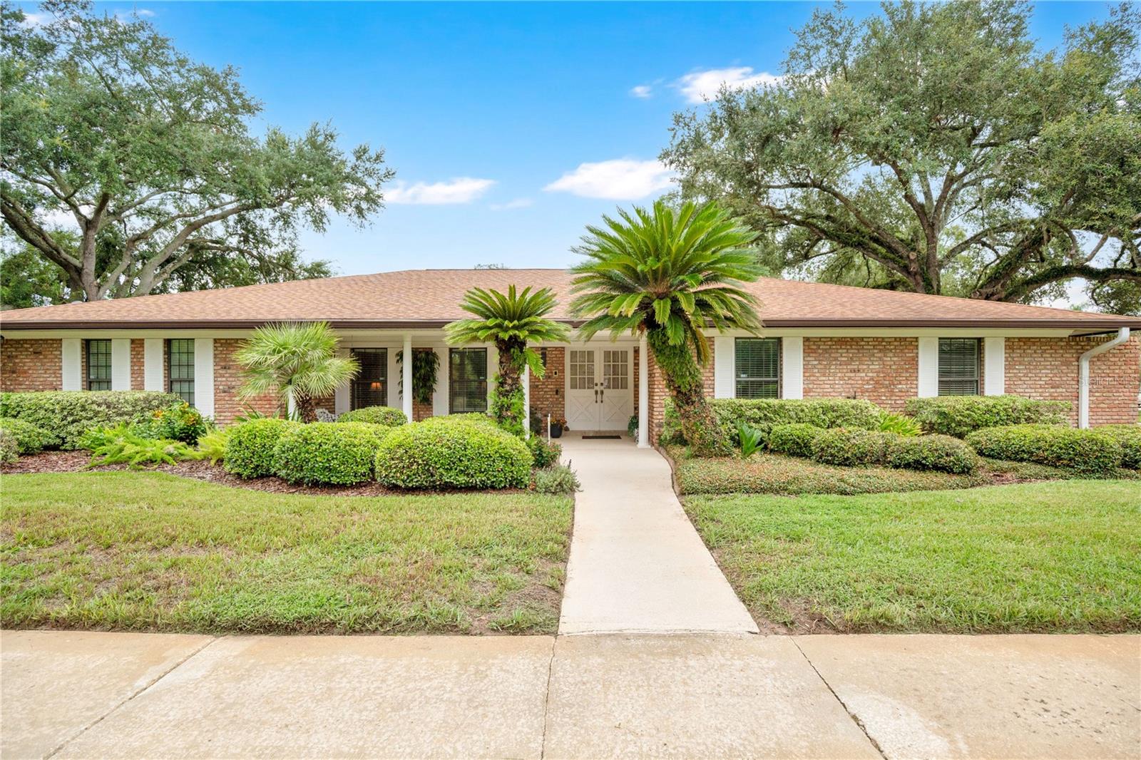 231 WHITE OAK CIRCLE