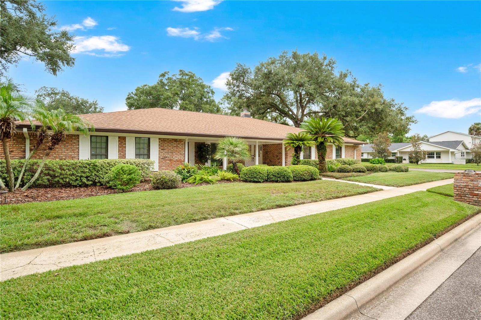 231 WHITE OAK CIRCLE
