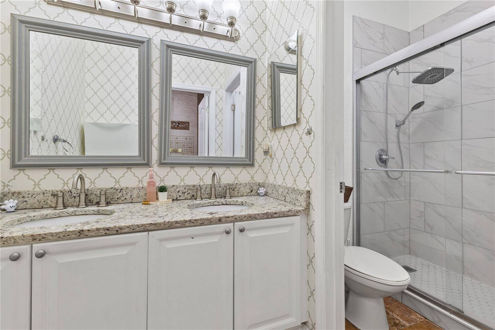 LAKES OF WINDERMERE PH 1 - Residential